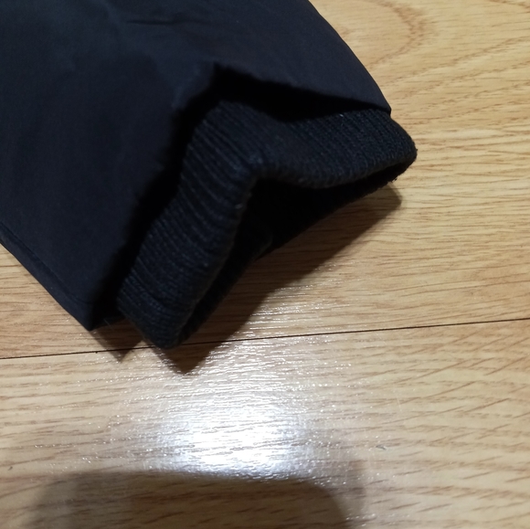 Reitmans down jacket. Size xs. Good Used condition. - Picture 4 of 16